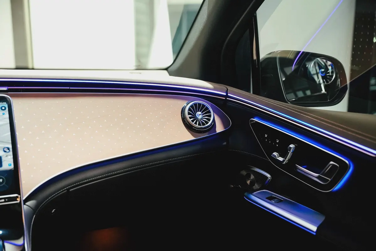 2023 Mercedes-Benz EQE 350 4MATIC | GCC Specs | Low Mileage-13-13