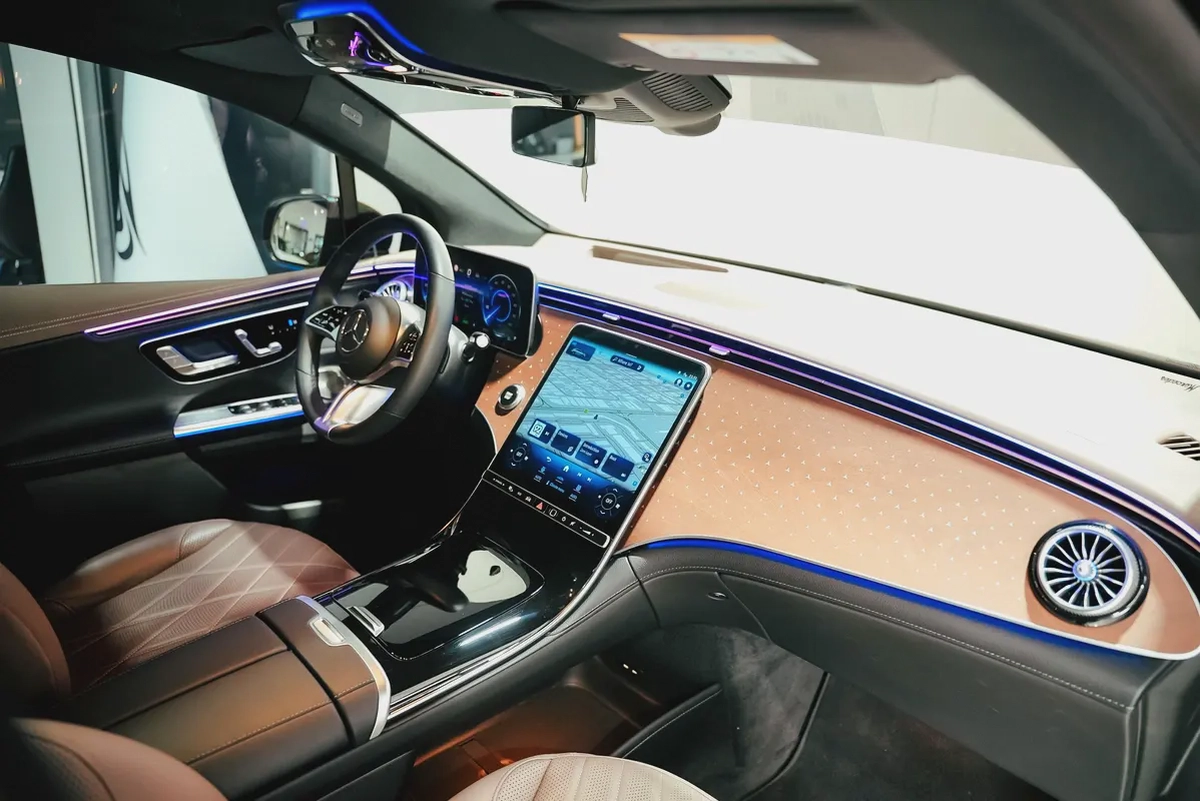 2023 Mercedes-Benz EQE 350 4MATIC | GCC Specs | Low Mileage-7-7