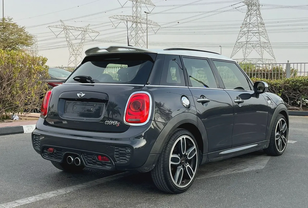 2017 MINI Cooper S JCW - GCC Specs - Excellent Condition