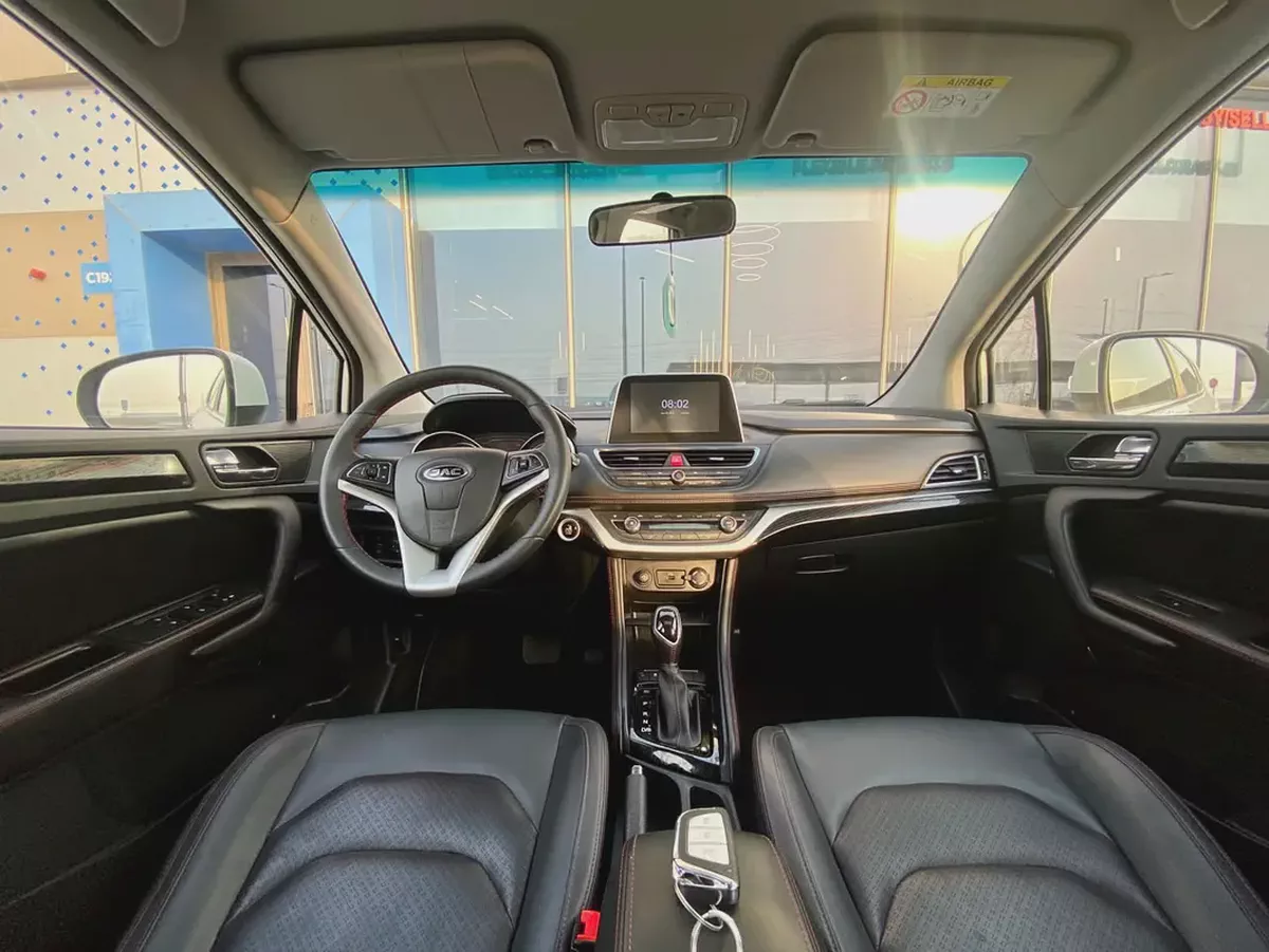 410-Monthly l GCC l Sunroof, Leather, Cruise l Accident Free-7-7