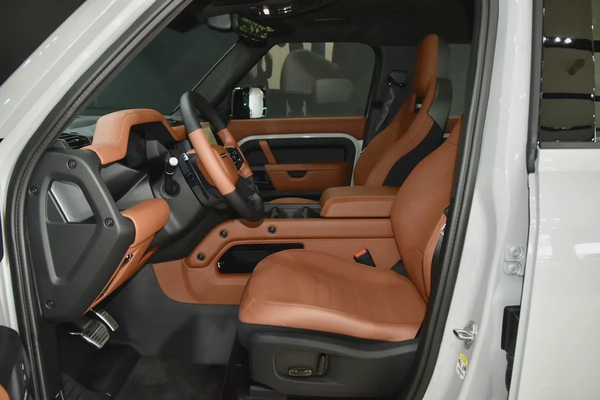 Land Rover Defender 110 Octa 2026 - GCC - Al Tayer Motors