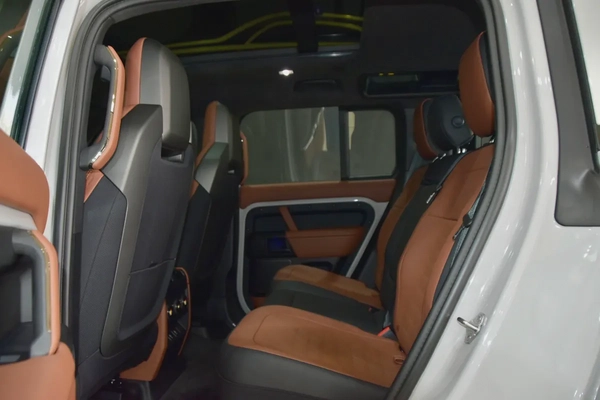 Land Rover Defender 110 Octa 2026 - GCC - Al Tayer Motors