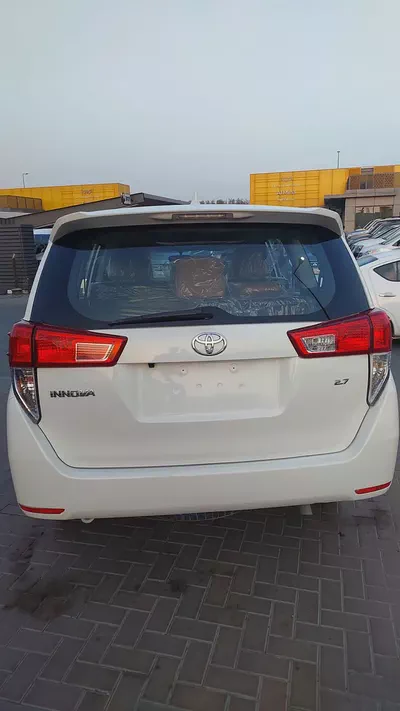 Toyota Innova SE 2020 GCC Specs - Family Car in Excellent Condition-7