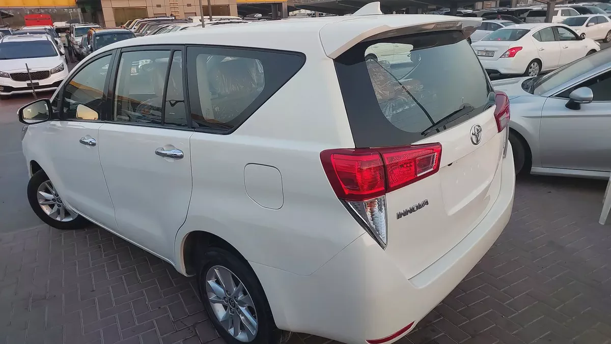 Toyota Innova SE 2020 GCC Specs - Family Car in Excellent Condition-9-9