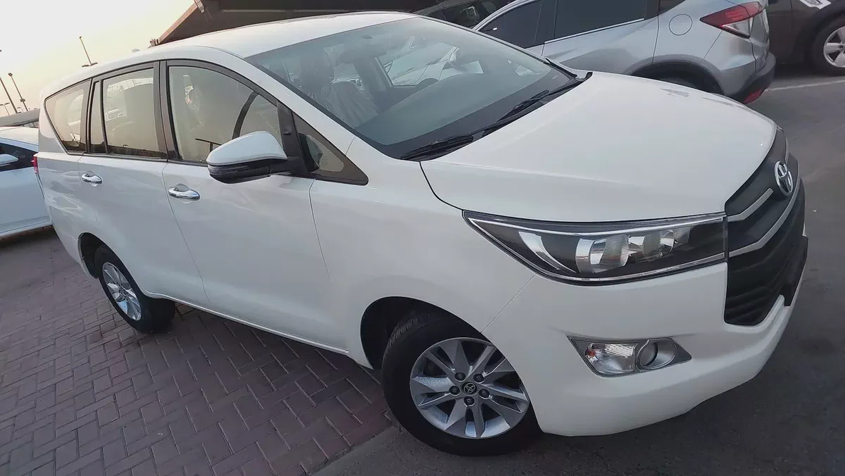 Toyota Innova SE 2020 GCC Specs - Family Car in Excellent Condition-1-1