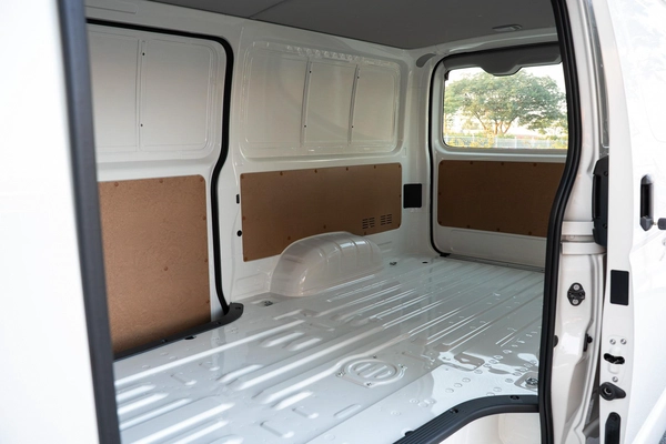 Toyota Hiace Van 2025