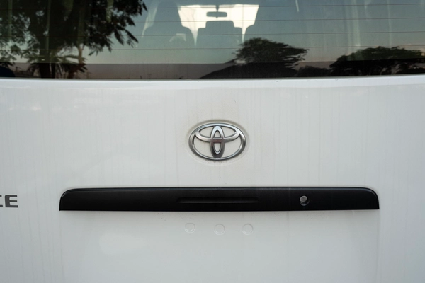 Toyota Hiace Van 2025