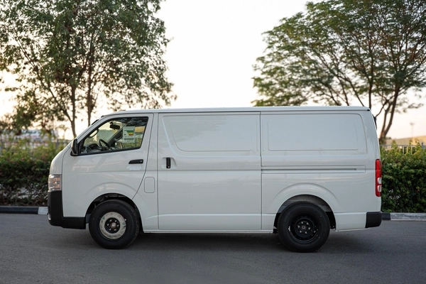 Toyota Hiace Van 2025