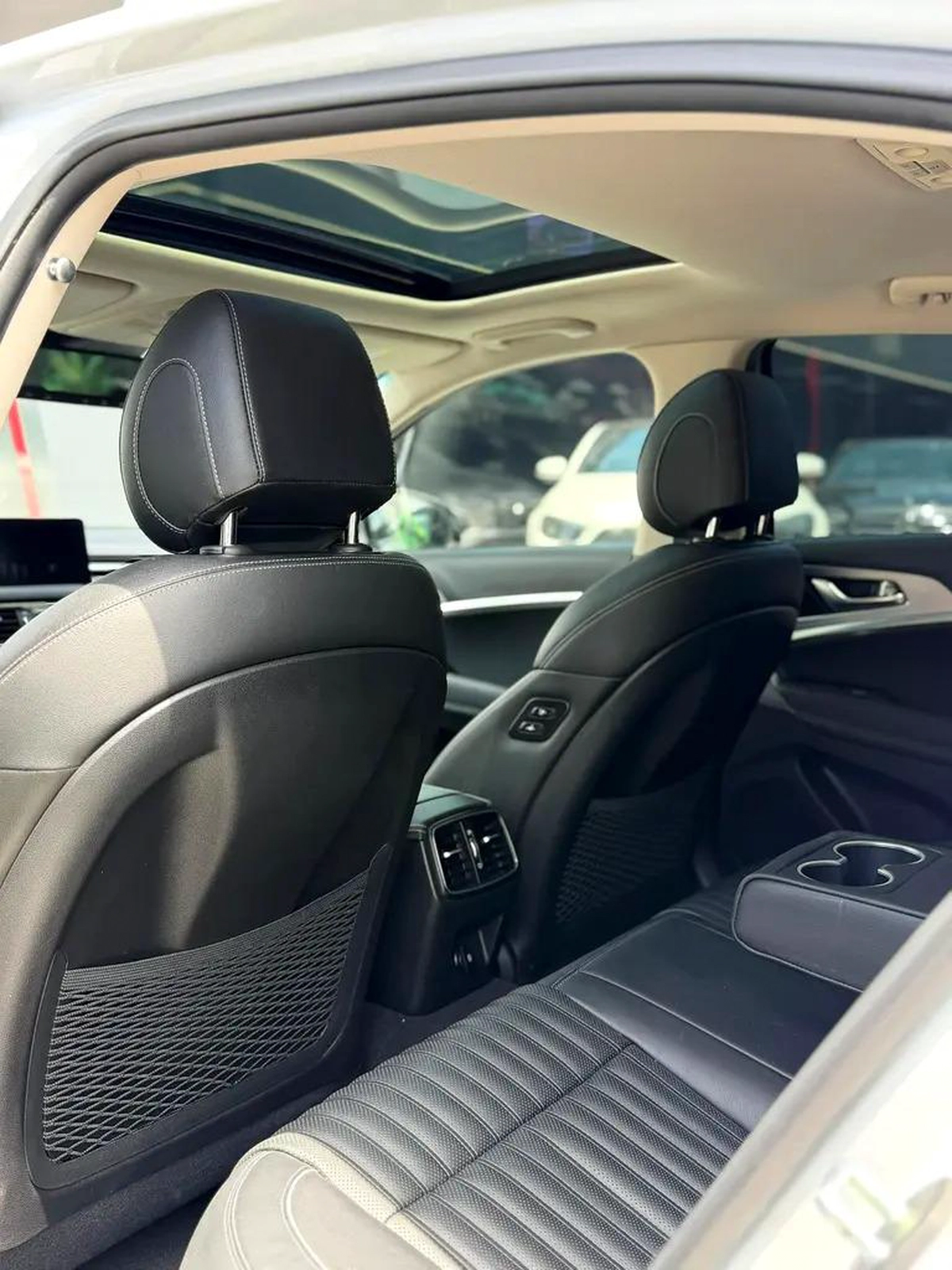 2022 Genesis G70 Prestige - American Specs - Excellent Condition-3-3