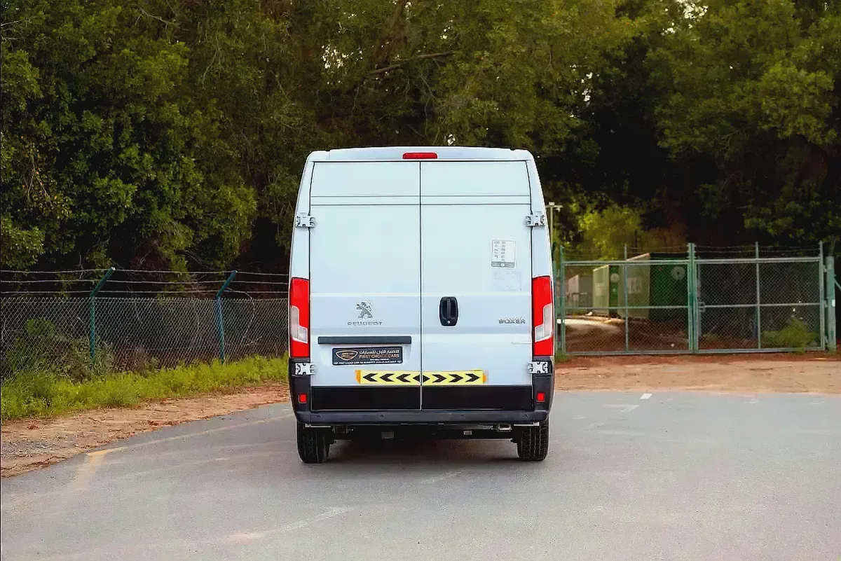 Peugeot Boxer Delivery Van | GCC Specs | Ref#P73191-5-5