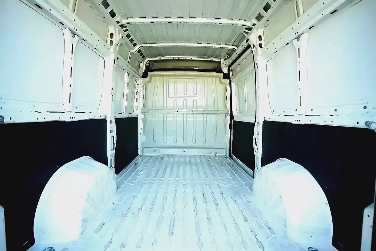 Peugeot Boxer Delivery Van | GCC Specs | Ref#P73191-6-6