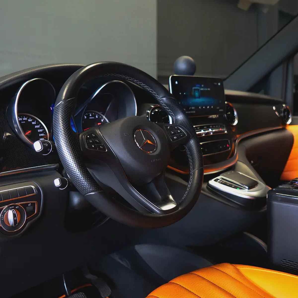 AED 6,707 p.m • 0% Downpayment • Mercedes-Benz V250 V-Line • 1 Year Warranty-9-9