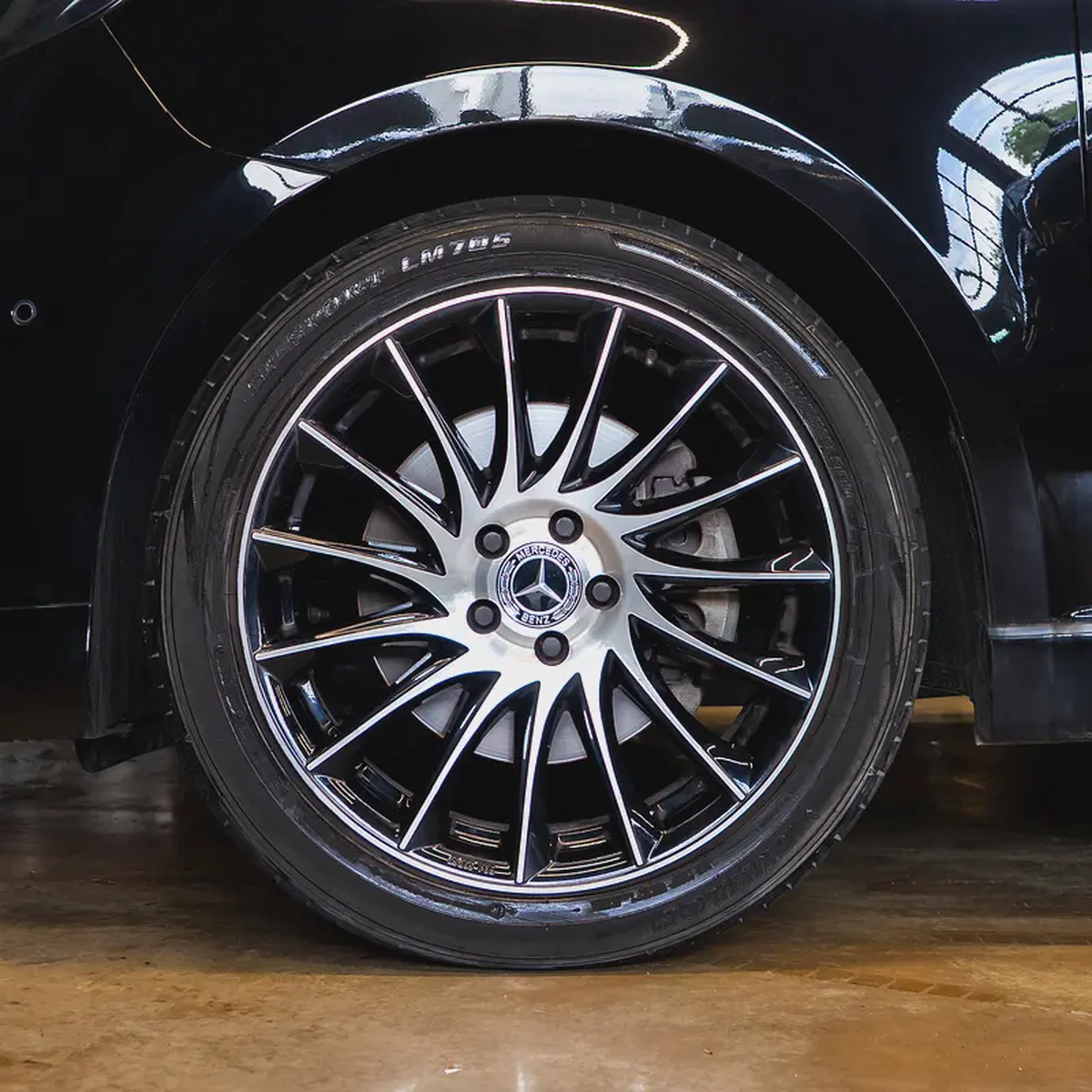 AED 6,707 p.m • 0% Downpayment • Mercedes-Benz V250 V-Line • 1 Year Warranty-5-5