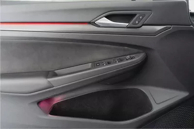 AED 2,076 / 60 months | 0% DP | 2024 Volkswagen Golf GTI / Full Volkswagen Service History-9