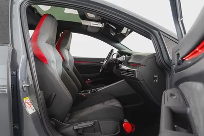 AED 2,076 / 60 months | 0% DP | 2024 Volkswagen Golf GTI / Full Volkswagen Service History-7