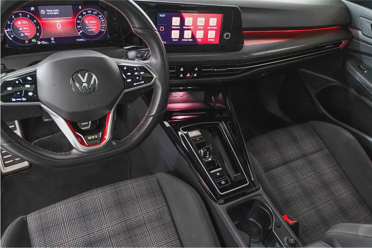 AED 2,076 / 60 months | 0% DP | 2024 Volkswagen Golf GTI / Full Volkswagen Service History-8-8