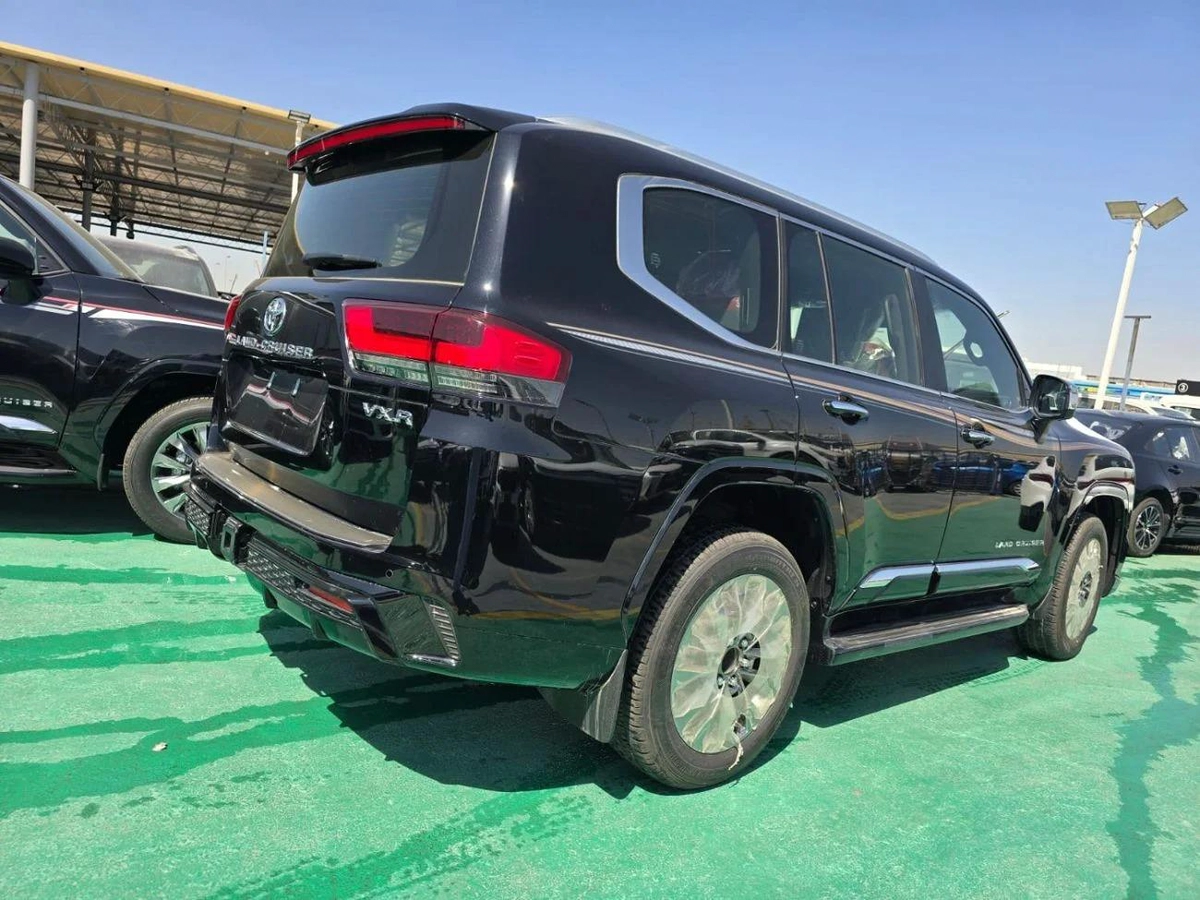 Toyota Land Cruiser  VXR 3.5 2026 - Black Color-7-7