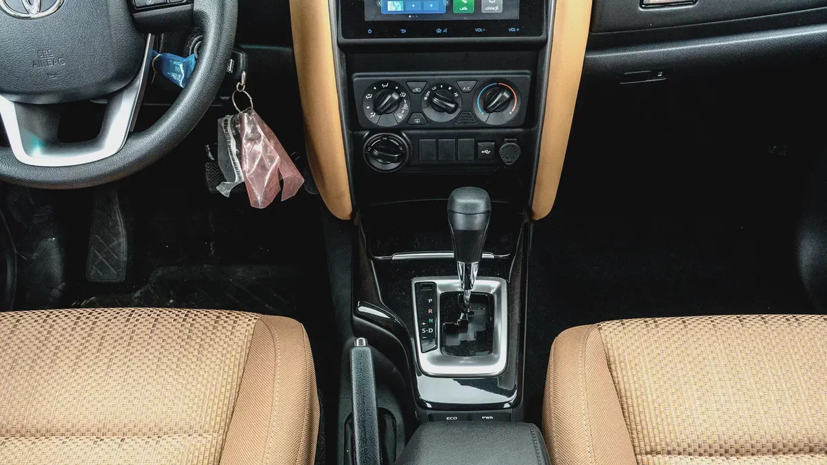 2026 Toyota Fortuner GX 2.7L AT Petrol 4WD (Black-Tan)-14-14