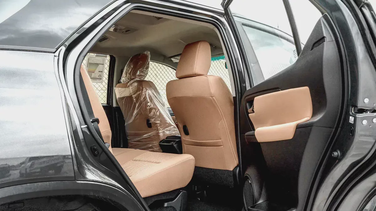 2026 Toyota Fortuner GX 2.7L AT Petrol 4WD (Black-Tan)-15-15