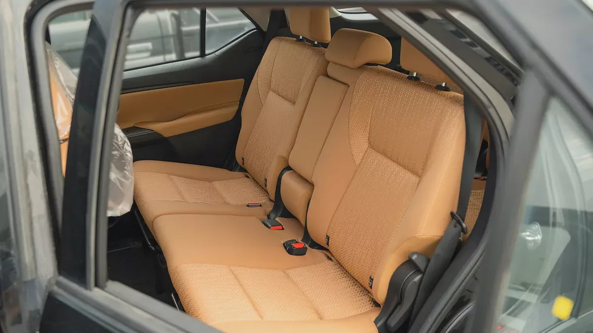 2026 Toyota Fortuner GX 2.7L AT Petrol 4WD (Black-Tan)-16-16