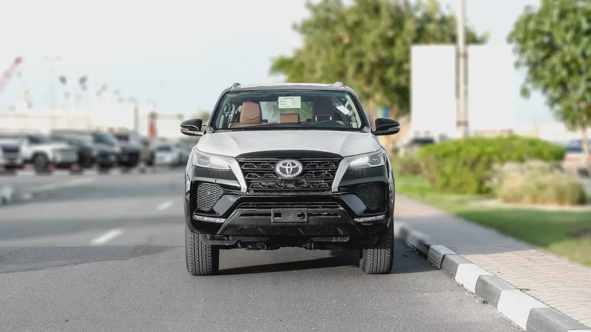 2026 Toyota Fortuner GX 2.7L AT Petrol 4WD (Black-Tan)-3-3