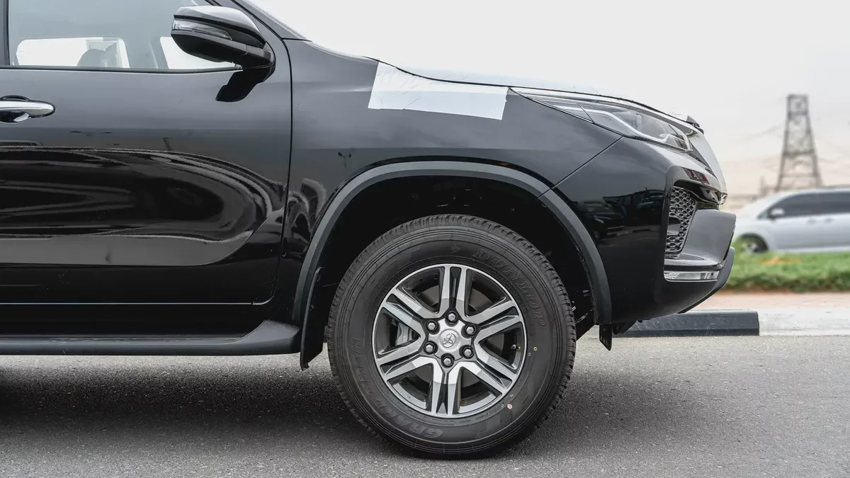 2026 Toyota Fortuner GX 2.7L AT Petrol 4WD (Black-Tan)-5-5