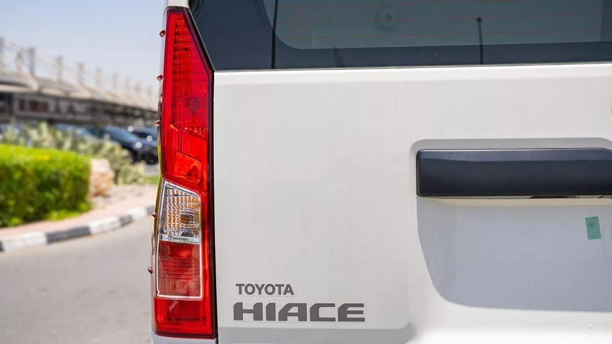 Toyota Hiace GL-9-0