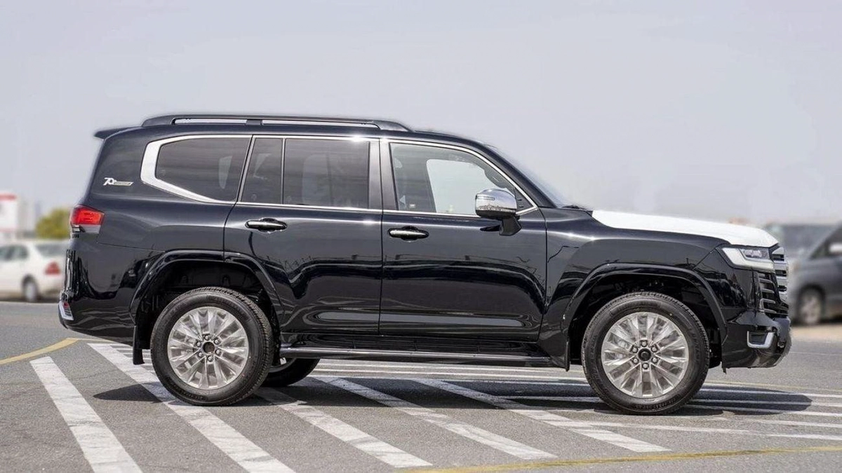 Toyota Land Cruiser VXR TWIN TURBO 3.5L