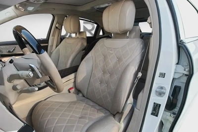 Mercedes S600 Maybach V12 l GCC l Full Gargash History l Flagship Luxury-16