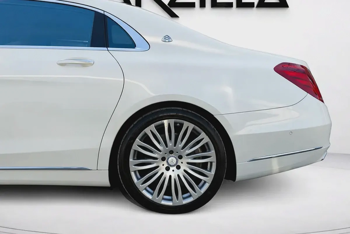 Mercedes S600 Maybach V12 l GCC l Full Gargash History l Flagship Luxury-7-7