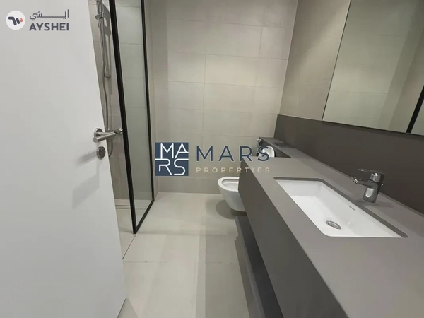 Luxury New 3-Bedroom Corner Villa in ROBINIA