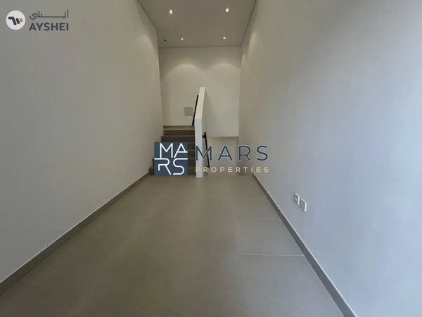 Luxury New 3-Bedroom Corner Villa in ROBINIA