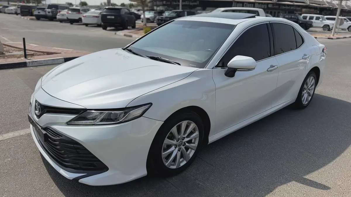 Toyota Camry SE 2020 GCC Specs - Excellent Condition-1-1