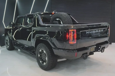 GMC Hummer EV Pickup-3