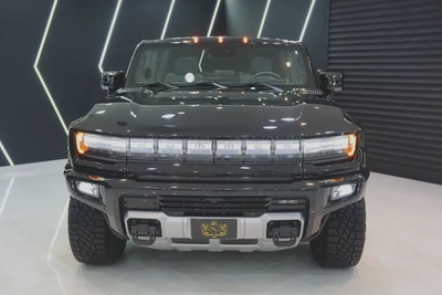 GMC Hummer EV Pickup-1
