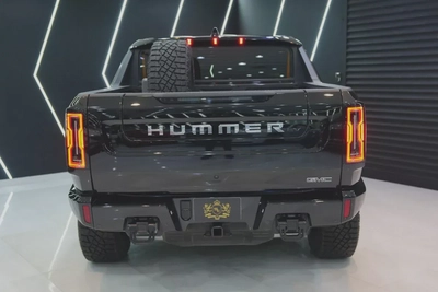 GMC Hummer EV Pickup-2