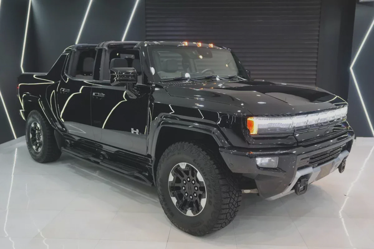 GMC Hummer EV Pickup-4-4