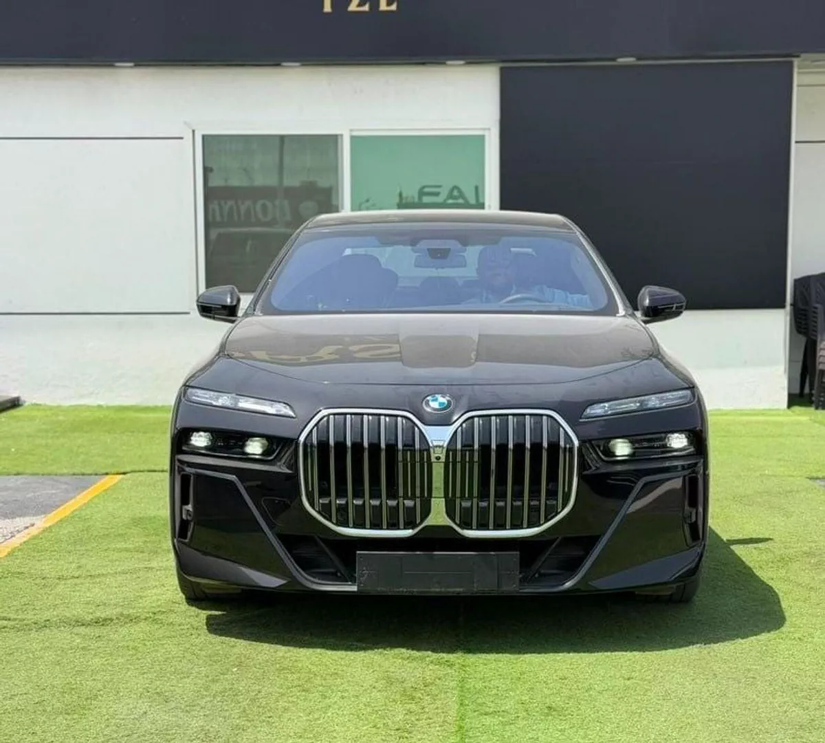 BMW 735i MASTERCLASS M SPORT PACKAGE