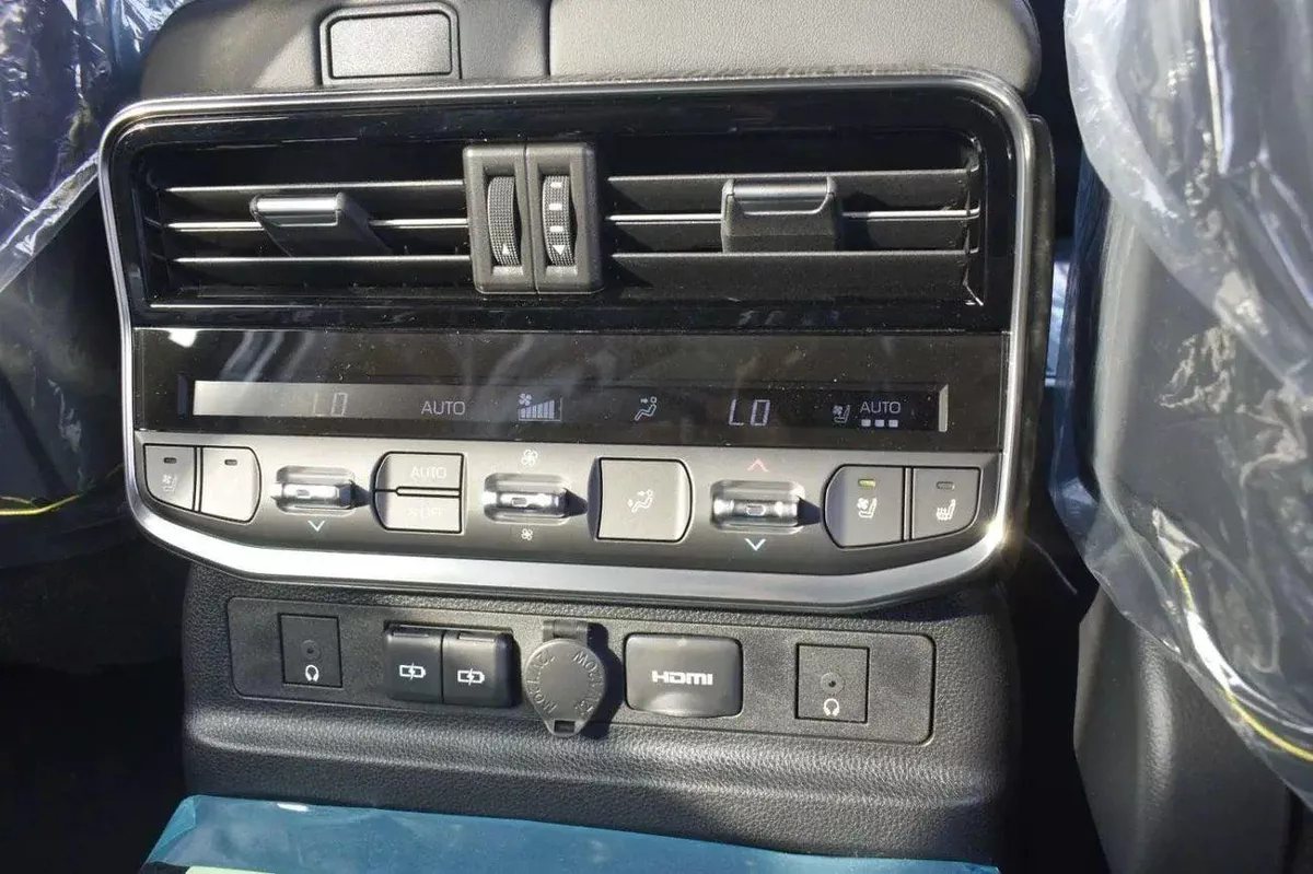 Toyota Land Cruiser VXR LAND cruiser 3.5T VXR Hybrid-19-0