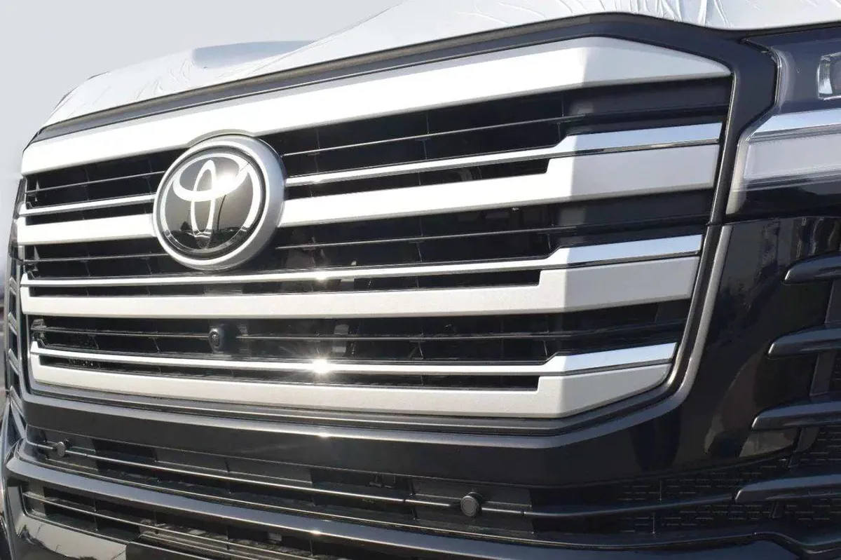 Toyota Land Cruiser VXR LAND cruiser 3.5T VXR Hybrid-2-0