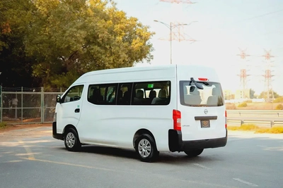 High-Roof 13-Seater Passenger Van | Automatic | GCC Specs | Ref#N75900-3