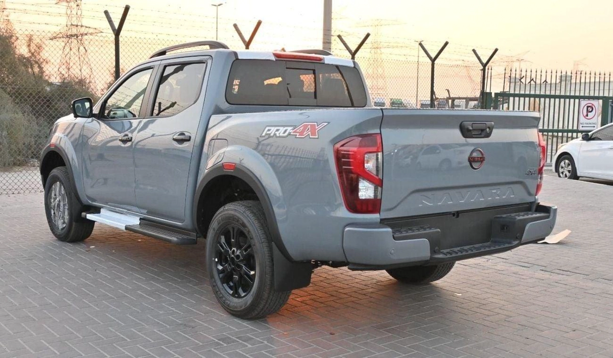 Nissan Navara Nissan Navara 2.5L Diesel 2025-2-0