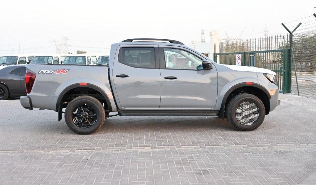 Nissan Navara Nissan Navara 2.5L Diesel 2025-8-0