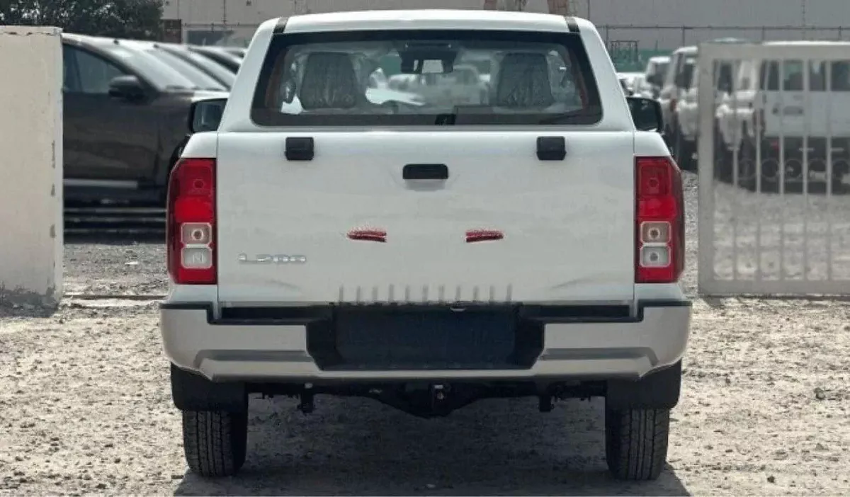 Mitsubishi L200 GL Mitsubishi L200 L200 2.4L petrol DC 4W GL New Face 5MT-3-0
