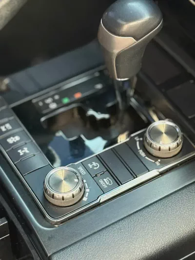Toyota Land Cruiser 2020 GXR Grand Touring GCC Specs-8
