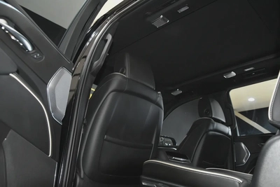 2023 Cadillac Escalade L Platinum - GCC Specs - Like New-12