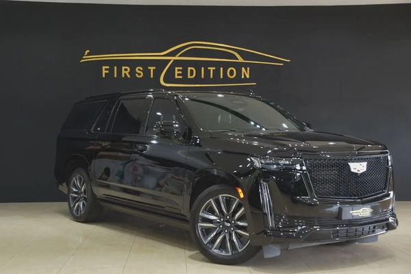 2023 Cadillac Escalade L Platinum - GCC Specs - Like New