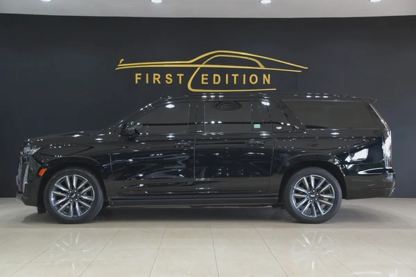 2023 Cadillac Escalade L Platinum - GCC Specs - Like New