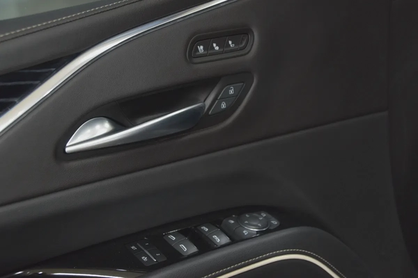 2023 Cadillac Escalade L Platinum - GCC Specs - Like New