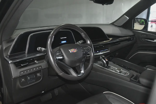 2023 Cadillac Escalade L Platinum - GCC Specs - Like New